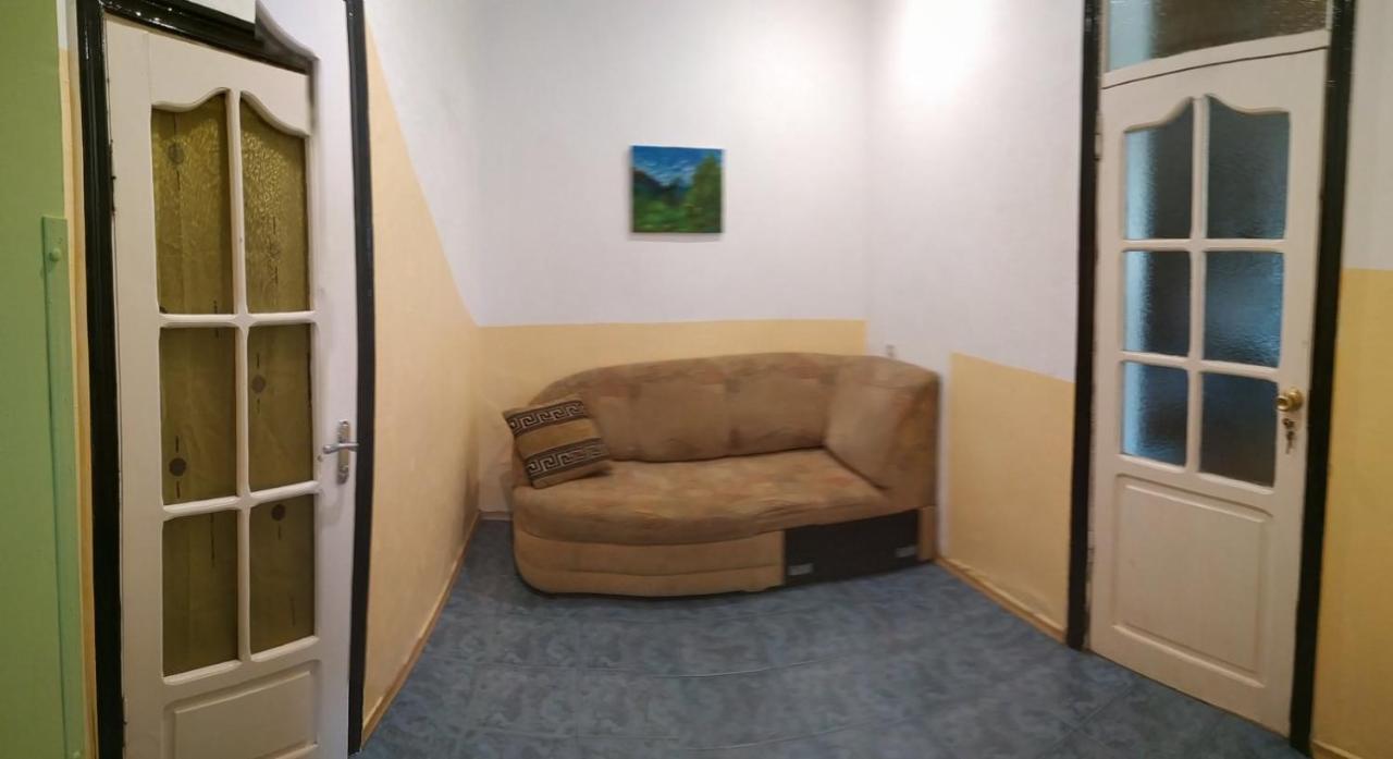Homestay On Kanatna Street 57 โอเดสซา ภายนอก รูปภาพ